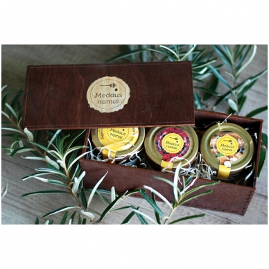 Medaus produktų rinkinys medinėje dėžutėje (rudos sp.)